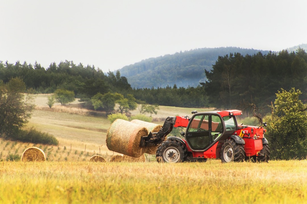 Do jakich prac na polu nadaje się ładowarka teleskopowa?