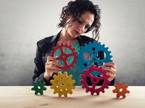 Kreatywne podejście do rozwiązywania problemów krok po kroku: jak myśleć na opak i osiągać sukces